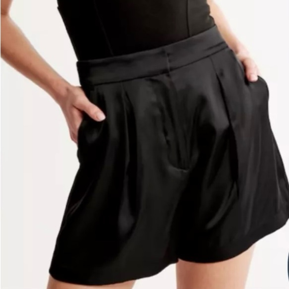 NWOT Abercrombie & Fitch Black High Waisted Satin Shorts XS